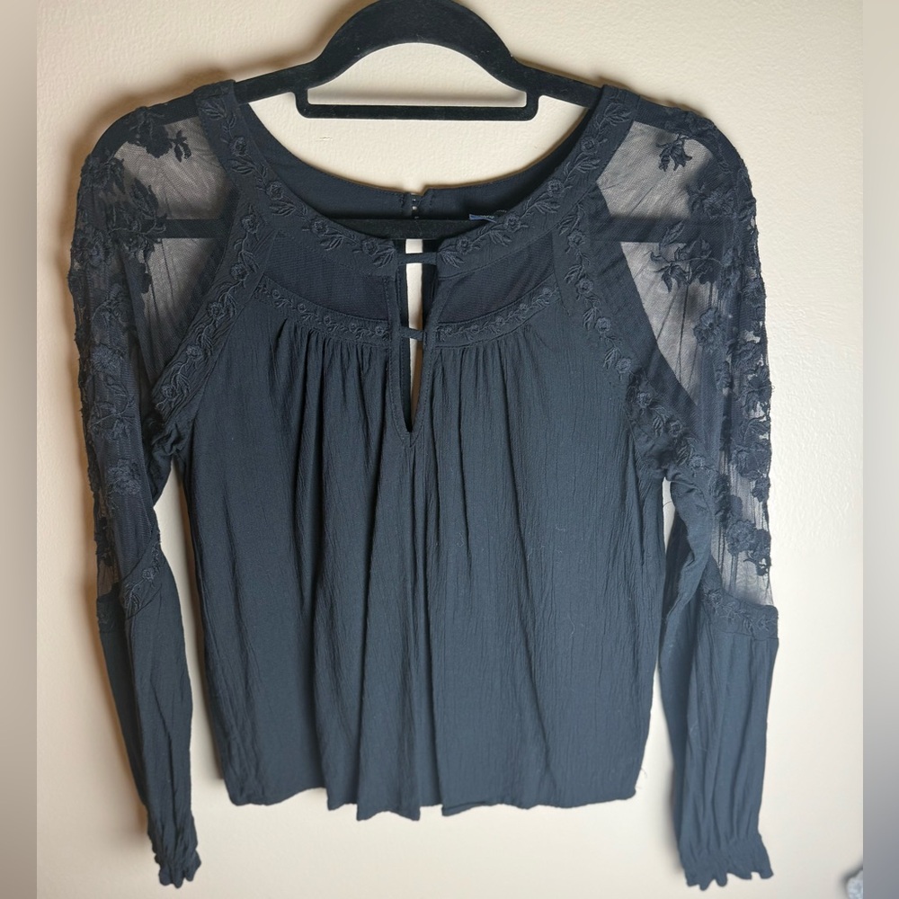 American Eagle Outfitters Black detailed sleeve blouse! XS- gentley worn!